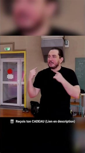 Quelle est la différence entre un réflexe et un automatisme Self défense - Combat de rue N°1 #Shorts