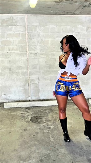 Designed these shorts. Medium tight but still cute. 😂 o tried ion a XLarge and the still got cute. I love how these short snatch ur waist and show your butt. 😍 should I try on more of My designs for you all? . #myfashiondesign #myowndesig #fashiondesigner #blackfashiondesigner #tryon #whatiwore #fyp #grwm