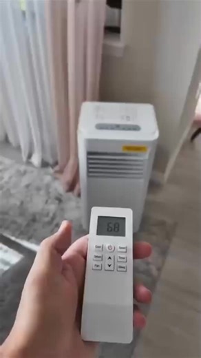 ThermoPro™ é o climatizador modular 3 em 1 que aquece, arrefece e desumidifica espaços até 100 m², sem tubos externos e sem necessidade de técnicos. Ideal para casas, apartamentos, quartos e escritórios, em qualquer estação do ano. 🔥 Aquece e arrefece em cerca de 10 minutos 💧 Desumidifica até 20 litros por dia 📱 Controlo inteligente por smartphone e comando 🔌 Ligue à tomada e use de imediato 🔇 Ultra silencioso, adequado também para a noite ⚡ Classe energética A para consumo reduzido 🛒 Enco