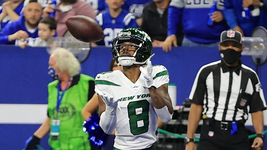 Mike White locates wide-open Elijah Moore for 19-yard TD