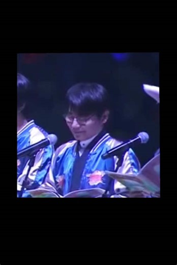 石田彰の微笑みと頷きの魅力