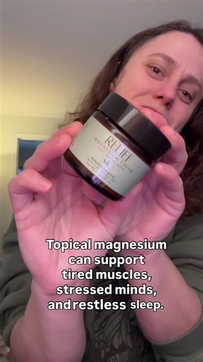 Magnesium is one of those minerals the body quietly relies on for a lot. In fact, it’s involved in 300 biochemical processes in the body. ✨ Things like: • muscle contraction and relaxation • nervous system regulation • energy production • sleep and recovery The challenge is that many people today are actually low in magnesium, which can show up as things like tight muscles, fatigue, headaches, or restless sleep. That’s one of the reasons topical magnesium became such an important part of my trea