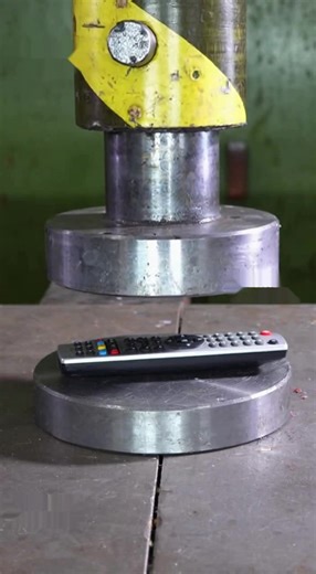 Remote vs Hydraulic Press – Button Smash Challenge! | Planet Flow | Facebook