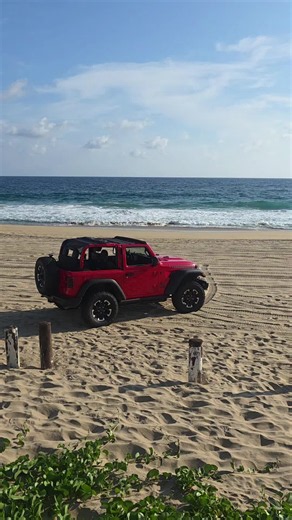 Solo una Jeep Wrangler Rubicon en la playa #jeep #rubicon #playa #4x4 #Acapulco