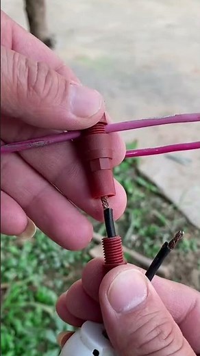 Quick connect light bulb accessories without cutting wires