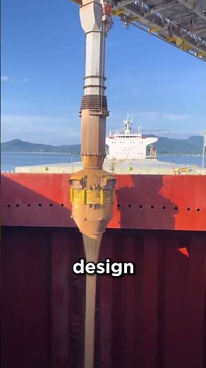 Why Every Major Port Uses This Telescopic Loader? 🤯