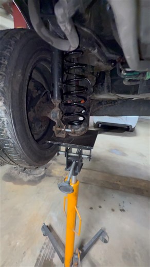 How to install 2011-2014 Mazda2 rear springs #automobile #mazda2 #mechanic #mechaniclife #turorial