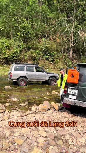 Đội 15 xe vượt suối đá đến với Lạng Sơn. #offroad