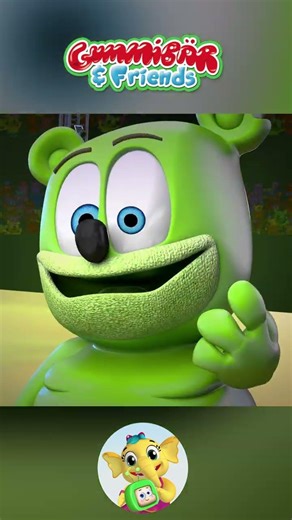 Gummy Bear Dancing in New York 🗽#gummybear #trendingshorts #singalong #childrenmusic #kidssongs
