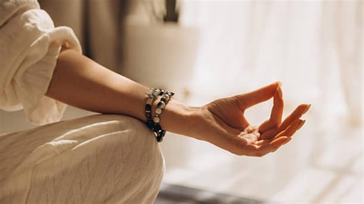 瞑想とヨガで “脳の若返り効果” ー研究で明らかに