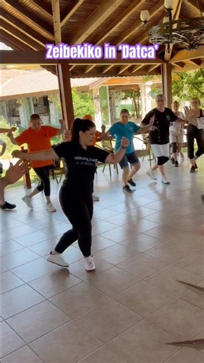 Zeibekiko Workshop in ‘Datca’ - Violeta 🇬🇧#shorts #youtubeshorts #zeibekiko #fyp #festival