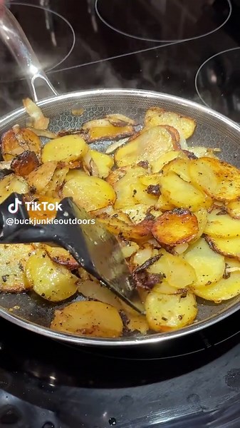 Easy Deer Camp Skillet Potatoes Recipe