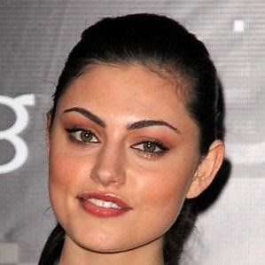 Phoebe Tonkin – Age, Bio, Personal Life, Family & Stats | CelebsAges