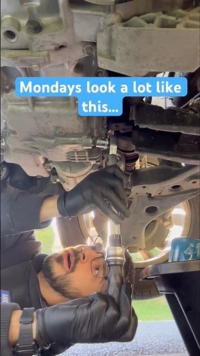 Oil change on a Mazda 3. #mechanic #mazda #mazda3 #oilchange