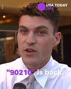 '90210' revival features cast members playing themselves