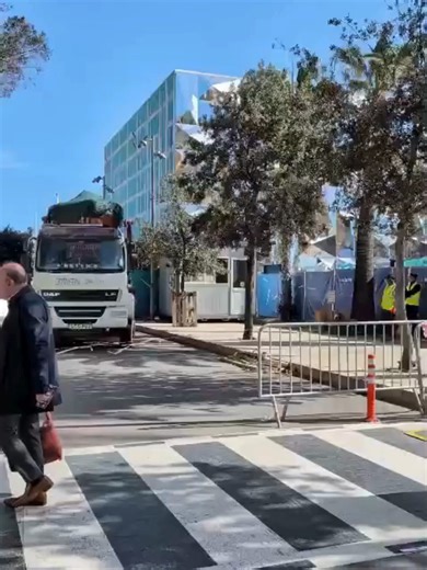 Large parts of the entrance to Valletta will be cordoned off for the rest of the month ahead of the government’s Vision 2050 launch in Tritons Square. Pedestrians are being diverted along the eastern edge of the square, opposite the Central Bank building, and directed along the bastion overlooking the ditch before reaching the main gate. Part of the Valletta footbridge will also be closed for a few days before the February 27 launch. Barriers are expected to be removed after that date.