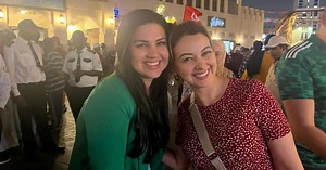 Como as mulheres estão se vestindo na Copa do Mundo do Catar?