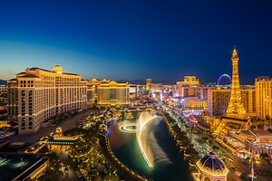 Pools, Nightclubs, Attractions | Things To Do In Las Vegas | MGM Resorts
