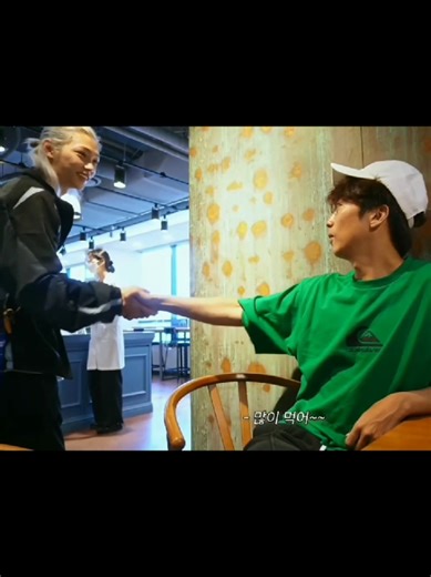 JYP Cafeteria Adventures: Stray Kids and 2PM Shenanigans