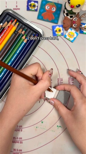 I'm still not sure this is right but l am sure that I have a lot of fun drawing with prisma colors day two of learning the right way to use prisma colors. today we sharpen, blend and use a light touch to make some adorable tiny portraits. • #coloredpencils #prismacolorpencils #tinyart #easyart | The Midori House