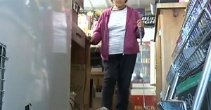 89-year-old store owner fights off robbery suspect