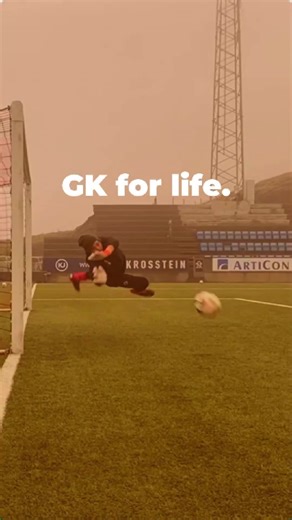 Goalkeeping is not luck. It is technique, repetition, and mindset. 🧤 If you want to improve your positioning, handling, and reaction speed, you need the right goalkeeper training drills done the right way. Perfect for aspiring and serious goalkeepers who want real progress. goalkeeper training drills, goalkeeper training techniques, football goalkeeper skills, GK drills, goalkeeper reaction training, goalkeeper positioning tips, goalkeeper handling drills, solo goalkeeper training, advanced goa