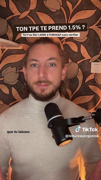 Tu râles parce que ton TPE prend 1 % sur tes paiements ? Mais t’as jamais vérifié ton code APE et t’es peut-être en train de donner 3,4 % de plus de cotisations chaque mois. 👉 21,2 % pour les prestations artisanales (BIC) 👉 24,6 % pour les prestations libérales (BNC) Et ça, ça fait une vraie différence à la fin de l’année. Chez Le Bureau Organisé, on t’aide à comprendre ton statut, tes chiffres et ton cash, pour que chaque euro ait un sens. Si tu veux aller plus loin, on te propose des fichier