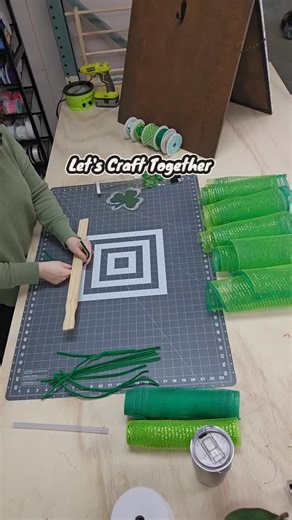 Courtney Mosquinski on Instagram: "Full tutorial on YouTube Southern Owls #diy #howto #tutorial #stpattys #irish"