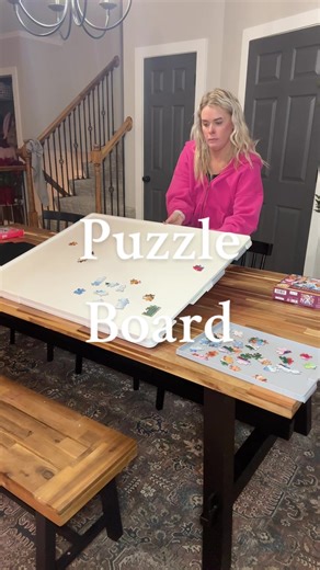 Textured Puzzle Board for Easy Puzzle Solving