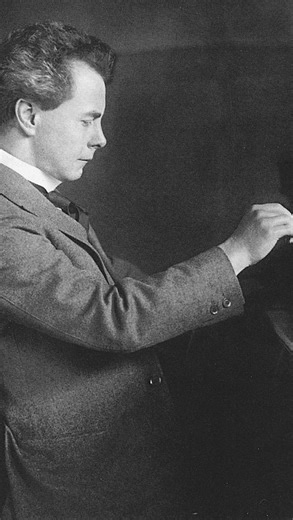 The Pianism on Instagram: "The great Josef Hofmann was born 150 years ago in Krakow. As you see him playing the Rondo from Beethoven’s Emperor Concerto, let me share some incredible facts about him: in 1912-13, he gave 21 concerts playing 255 works from memory… Thanks to his eidetic/musical memory, he could hear a work once and play it in concert without needing to see the score! Rachmaninoff considered him the best pianist in the world and thus wrote Rach 3 for him but, alas, Hofmann did not fe