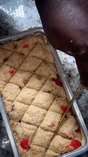 Visit Barbados on Instagram: "When the kitchen smells like coconut and spice, you know sweet bread day is here. A true Bajan treat worth waiting for. 💛 Here's a look at Chef @marvinapplewhaite's recipe. Ingredients: 2 tbsp VelvoKris 4 tbsp MelloKreem 4 tbsp GlowSpread 1 Dried Coconut; Grated 1lb Flour 3 cups Brown Sugar 2 tsp Ground Cinnamon 2 tsp Ground Nutmeg 6 tsp Double Acting Baking Powder Pinch of Salt A generous splash of Mixed Essence 8oz Cherries 8oz Raisins Water 📸: @marvinapplewhait