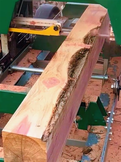 Turning popular into perfect Siding. #sawmill #siding #woodworking #carpentry #timbercutting