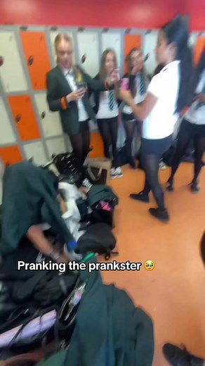 Got u ho @clairee @maiapapya ♠️ #prankwars #prankvideo #bestfriend #fyppppppppppppppppppppppp #likе