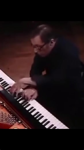 Discover the Musical Genius of Glenn Gould with Goldberg Variations