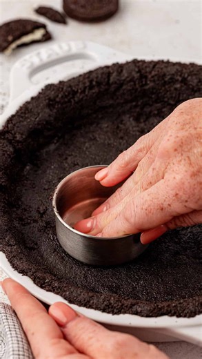 It’s so important that you buy the family size pack of Oreos when making this Oreo crust recipe! 🗣️ This crust is a total dessert game changer. With just two ingredients and five minutes, you can make a rich, chocolatey crust that instantly upgrades any pie or cheesecake. I tested this recipe until I found the perfect crumb-to-butter ratio for a crust that holds together beautifully, slices cleanly, and tastes incredible with every filling. With the family sized package of Oreos, you have the p