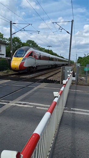 800206 Passing Rossington LC #railway #trainspotting #levelcrossing #trainvideos #railwaycontent