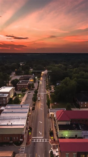 Make the most of September with us — from farmers markets to fall festivals and pumpkin patches🍁🍂 Fall temps may not be here yet, but the fall fun definitely is! #visitoconeega #supportlocal #fallactivities #fallseason | Visit Oconee County, Georgia