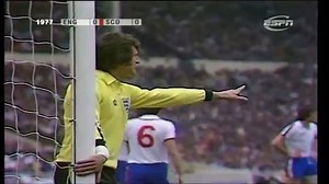 International 1977 : England 1-2 Scotland (Wembley pitch invasion)