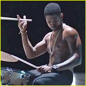 Usher Rocks Out While Shirtless in ‘Good Kisser’ Video!
