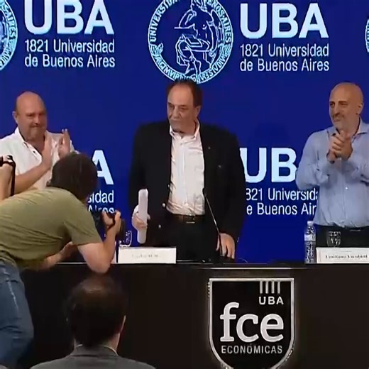 En sus 35 años de historia el departamento de economía en la @utditella, @EconomiaDiTella otorgó el título de profesor honorario a Finn Kydland (2004) y doctorados honorarios a Guillermo Calvo (2012), Julio Rotemberg (2017) y Thomas Sargent (2024).