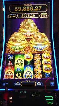 ALL 3 FEATURES AT ONCE! 😱🎰 #Shorts