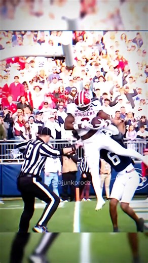 This catch was INSANE 🔥#shorts #nfl