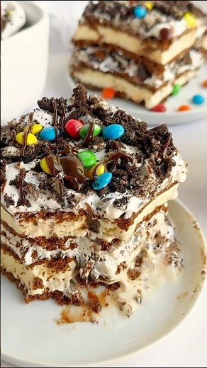 the easiest ice cream sandwich cake ever #summerrecipes