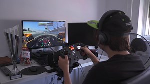 🎞 Die Finalisten unseres World's Fastest Gamer Contests wissen wie man erfolgreich Rennen fährt. In diesem Video nennen sie euch ihre wichtigsten Tipps & Tricks 🏎💨#WFG #G29 http://logt.ly/61898CEk3 | Logitech G
