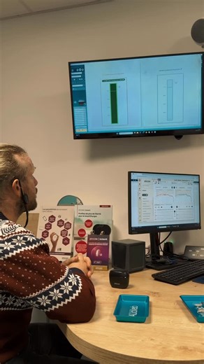 Pierre-Olivier Coutant on Instagram: "Aujourd’hui, je suis retourné chez @audilab.france pour mon rendez-vous de réglages ✨🦻 C’est une étape normale et essentielle dans les semaines qui suivent l’appareillage (dispositif médical CE, sur prescription médicale). L’objectif est d’adapter mes appareils auditifs @oticonglobal à mon quotidien, petit à petit, de façon précise et progressive. Les réglages s’affinent au fil du temps grâce à l’expertise des audioprothésistes… et aussi grâce à mes propres