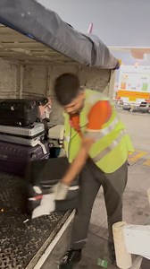 888K views · 5.5K reactions | Baggage loading procedure #luggage #cargo #aviation | Orville Wright | Facebook