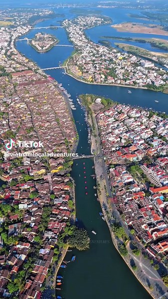 Top 7 Must-Visit Destinations in Vietnam 🇻🇳✨ (A short, powerful hook for maximum viewer attraction) Vietnam is not just beautiful — it’s a place that makes you want to return again and again. From vibrant cities and crystal-blue beaches to majestic mountains, every corner of this country carries its own charm and emotion. In this video, you’ll discover the top 7 destinations you absolutely shouldn’t miss when traveling to Vietnam. Each stop offers a unique experience, a stunning view, and a me