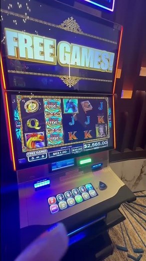 A Stranger Touched My Slot and I WON A Jackpot