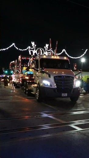 Ride TEXRail to Grapevine Parade of Lights