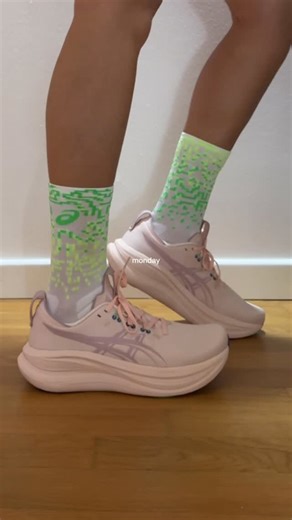 Alessia Sergon | One week, many vibes ☁️ Comfort #GELNIMBUS 28 ⚖️ Stability #GT2000 14(green & pink = perfect for home workouts) ⛰️ Trail #TRABUCO 14 🕉️... | Instagram